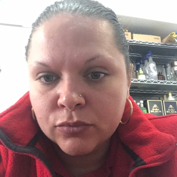 Meet your Posher, Stephanie - Picture 1 of 1